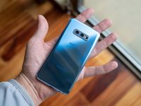 Get the most out of your Galaxy S10e with these accessories