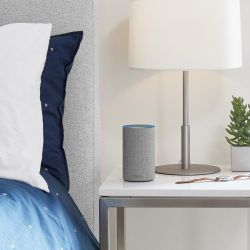 Which voice assistants does Samsung SmartThings support?