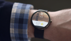 Android Wear notifications highlighted