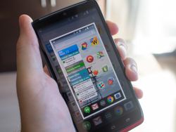 How to take a screenshot on the Droid Turbo