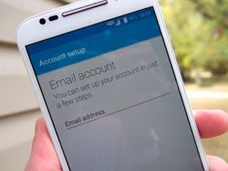 Motorola brings its stock email app to Google Play
