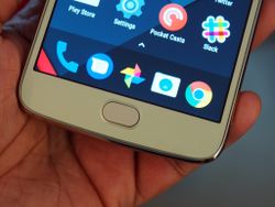 Moto G5 has an exciting navigation feature that ditches the on-screen keys