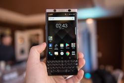 BlackBerry KEYone in Canada is finally getting its official Oreo update