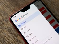Google Calendar update lets you jump straight into Chat with other guests