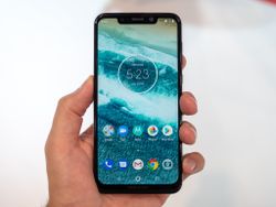 Motorola One Power starts receiving the stable Android 10 update 