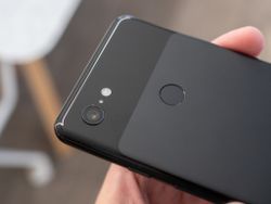 Pixel owners flooding Google Camera app with one-star reviews