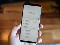 Samsung's Viewing Area in One UI needs to make its way to stock Android