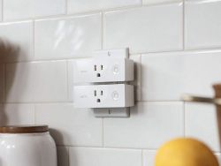 Samsung SmartThings Outlet vs. Wemo Mini Smart Plug: Which should you buy?