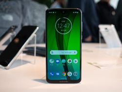 The affordable Moto G7 scores a $100 discount today