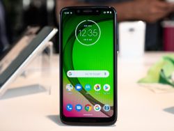 Android 10 finally starts rolling out to the Moto G7 Play