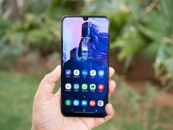Samsung's Galaxy A50 and A40 phones are starting to get Android 10