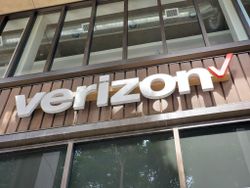Verizon welcomes TracFone to the family after FCC approves acquisition