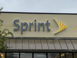 More customers flee Sprint but not as many as feared