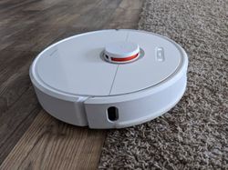 This robot vacuum deal saves you $174 on the Roborock S6 Pure today