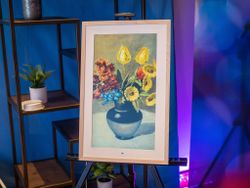 Lenovo Smart Frame is a 21-inch modern and beautiful digital picture frame