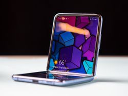 The Galaxy Z Flip's foldable glass is heading to non-Samsung devices