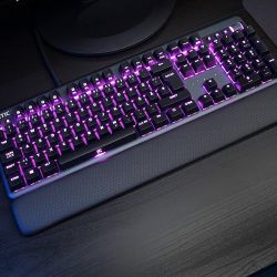 The Fnatic Streak mechanical keyboard has dropped to a new low at $85