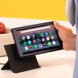 Amazon Fire HD 8 deal scores you a Show Mode dock for just $1