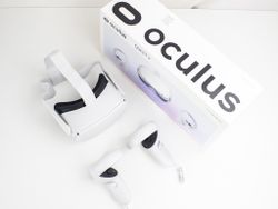 Does the Oculus Quest 2 have a better head strap?