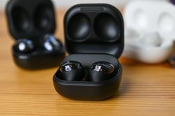 Samsung's upcoming Galaxy Buds 2 show up in an early unboxing video 