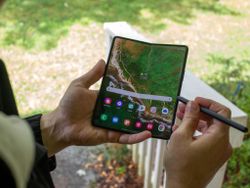 Here are the best accessories for the Samsung Galaxy Z Fold 3 in 2021