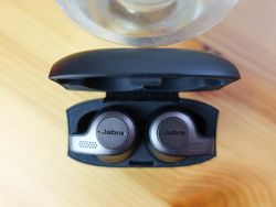 What colors does the Jabra Elite 65t come in?