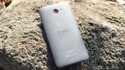 Verizon launches the Droid DNA by HTC