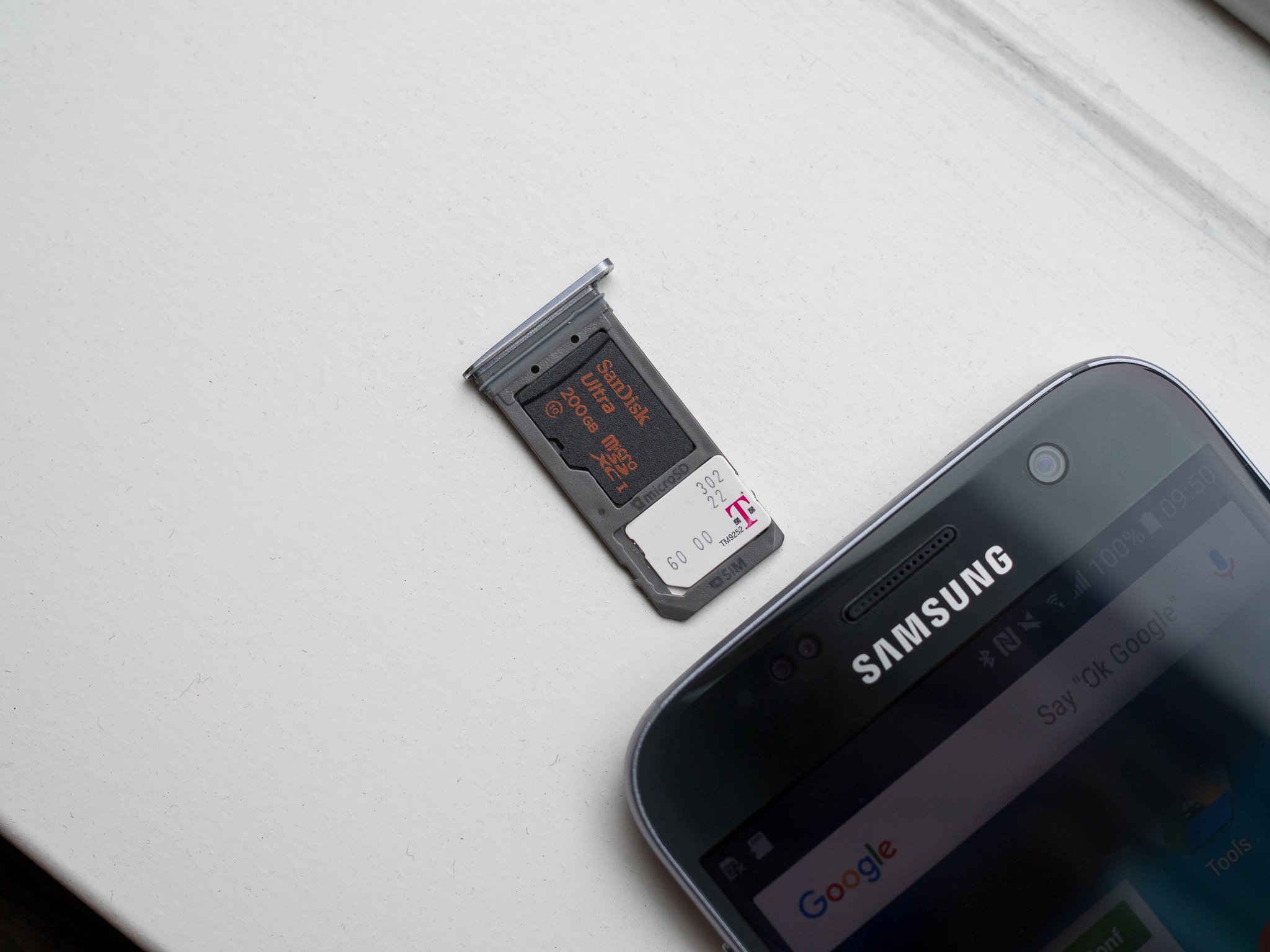 How many photos can a 2 gigabyte memory card hold?