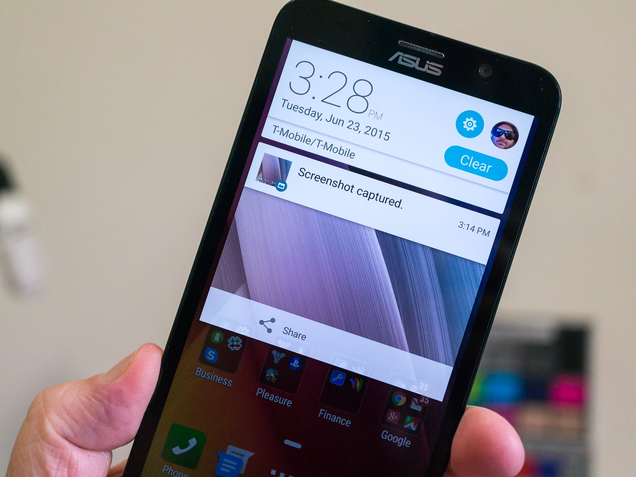 How to take a screenshot with the ASUS ZenFone 2 | Android ...