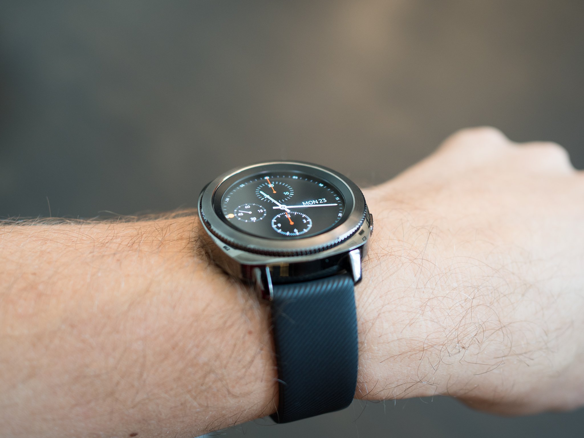 samsung gear sport smart watch with rubber strap 42.9 mm